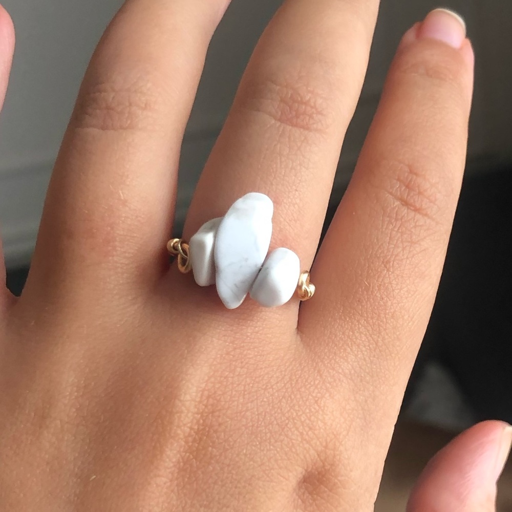 White Howlite Cluster Gold Ring